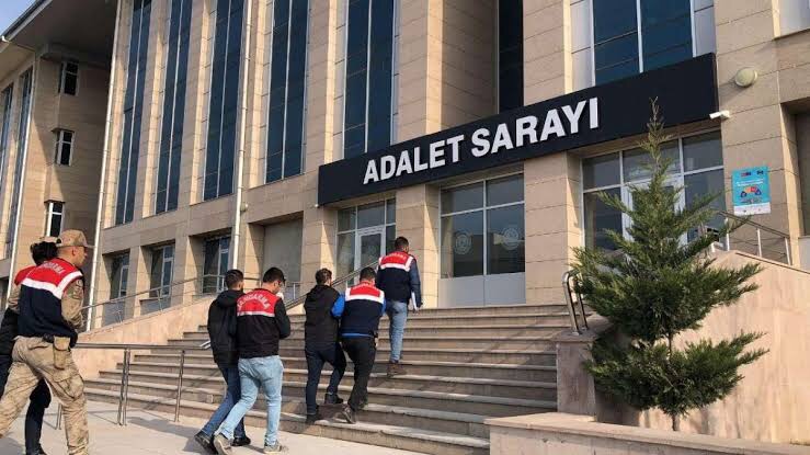 Van’da Afganlı göçmenleri rehin alan 4 kişi yakalandı