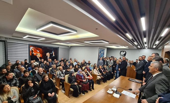 Binlerce kişi MHP’ye katıldı