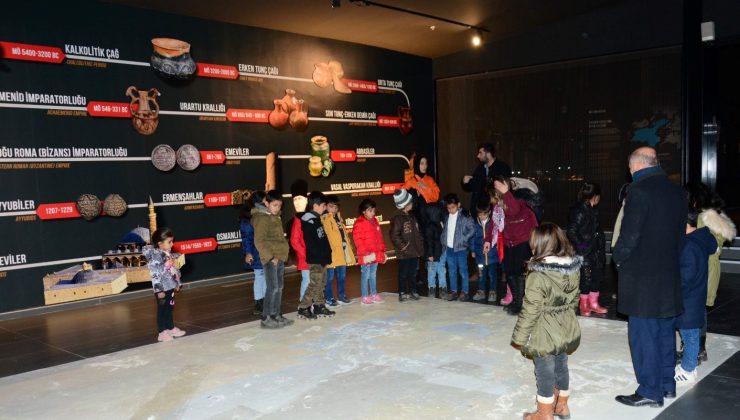 Tuşbalı öğrenciler tarihi mekanları ziyaret etti