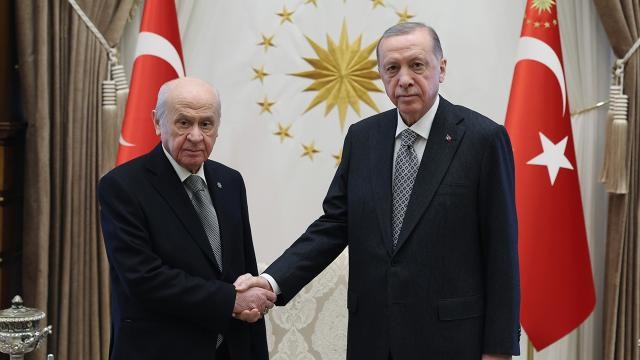 Beştepe’de seçim zirvesi! Gözler Erdoğan ile Bahçeli görüşmesindeydi