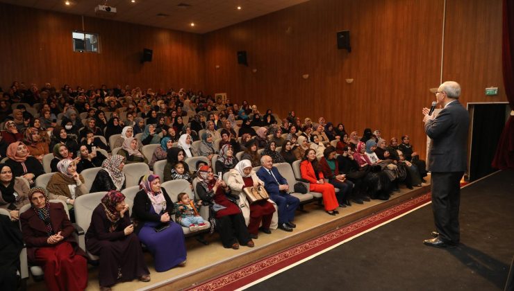 Yazar Ertuğrul İpekyolu’nda gönüllere dokundu