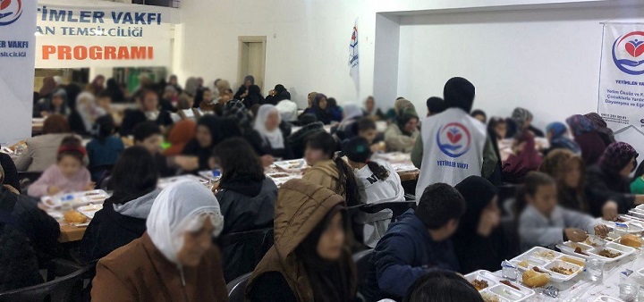 Van’daki yetim çocuklar iftar sofrasında buluştu