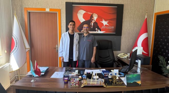 Tedavi Ettiği Hastası Tıp Fakültesini Kazandı: Şimdi Aynı Sırada Öğrencisi