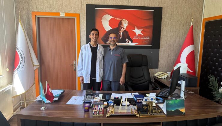 Tedavi Ettiği Hastası Tıp Fakültesini Kazandı: Şimdi Aynı Sırada Öğrencisi
